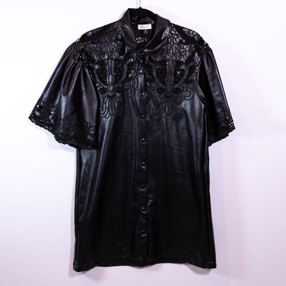 Delfi Ruby Faux Vegan Leather Intricate Lace Applique Button Front Mini Dress M - Picture 1 of 4